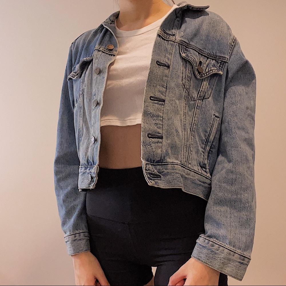 UO bdg cropped light wash denim jacket